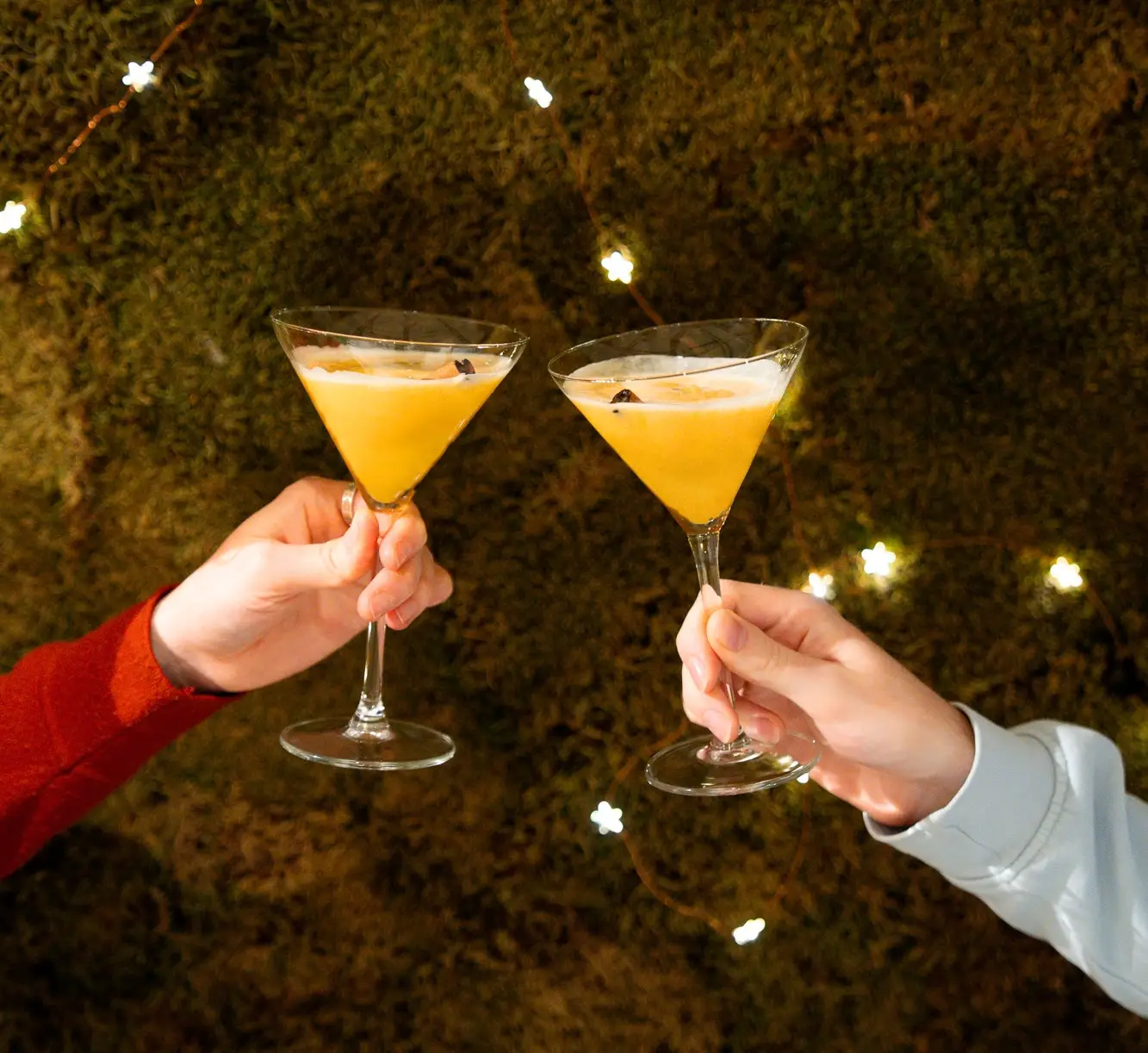 22710_Maracuja Scroppino Cocktail_Handen 2 bewerkt 2