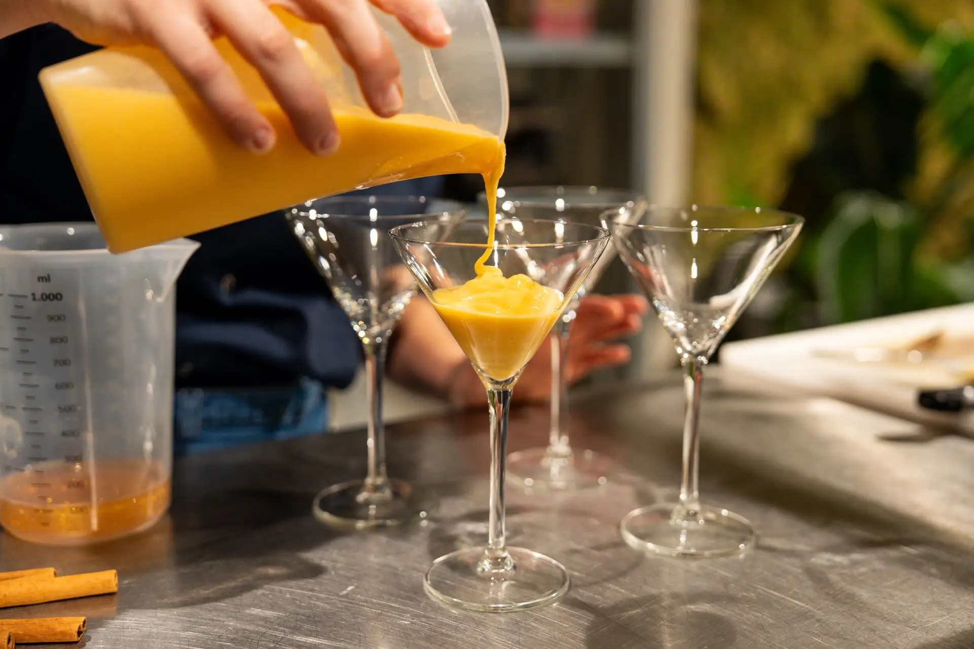 22710_Maracuja-Scroppino-Cocktail_Prep-1