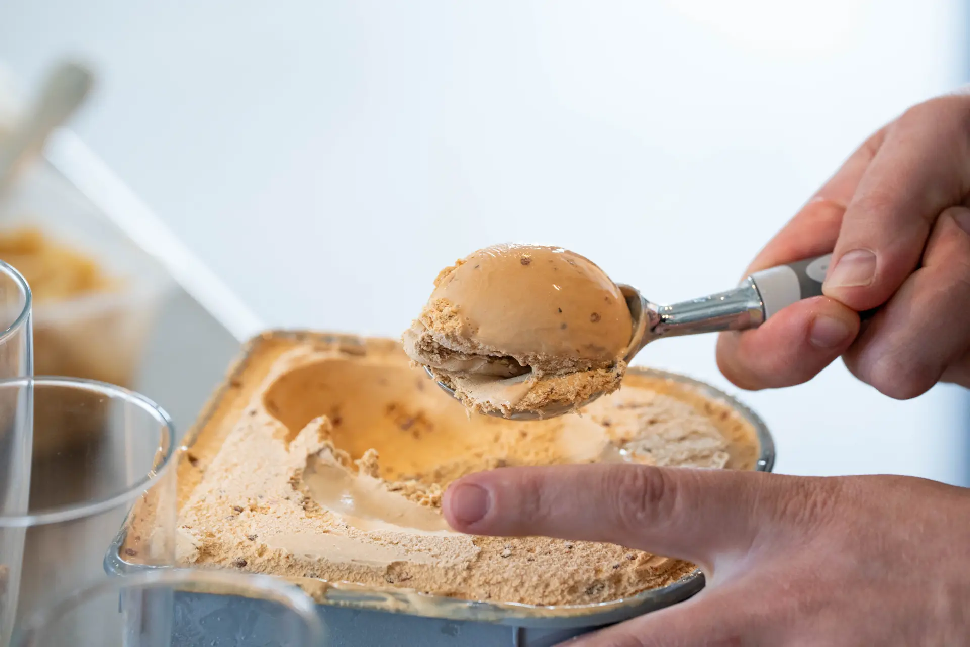 23050__SaltedCaramel_Scoopingl-4